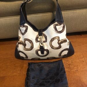 Gucci shoulder bag with dustbag